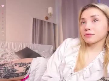 blue_bow on Chaturbate