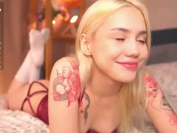 blue_bow on Chaturbate