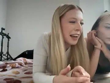 carleetanner — group handbra #blonde #booty #boobies #young #18 [1111 tokens remaining]