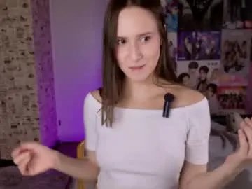 lucyrose33 on Chaturbate