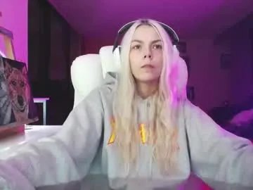 tinykylie on Chaturbate