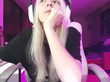 tinykylie on Chaturbate