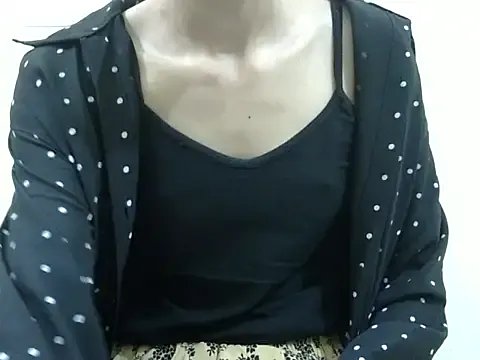 Anu_tiny on StripChat