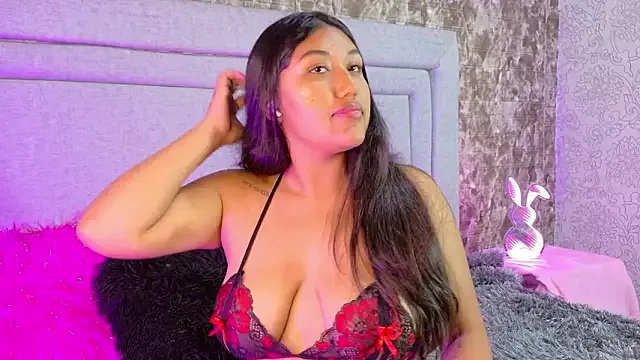 SharaRous on StripChat