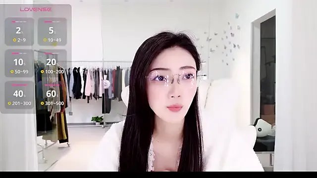 yangyang-777 on StripChat